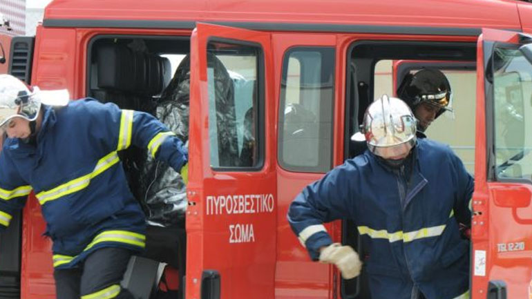 Φωτιά σε ακατοίκητο κτήριο στην Πάτρα