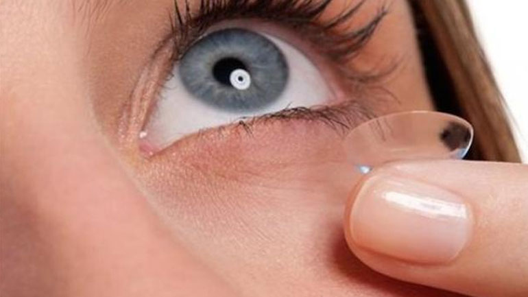 Λάθη στη χρήση των φακών επαφής κάνουν 6 στους 7 εφήβους Λάθη στη χρήση των φακών επαφής κάνουν 6 στους 7 εφήβους