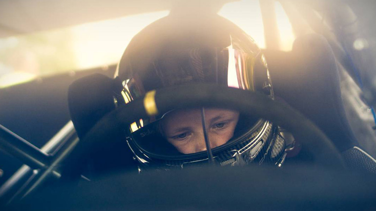 12χρονος ντριφτάρει σαν επαγγελματίας