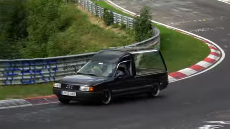Μπήκε στο Nurburgring με νεκροφόρα!