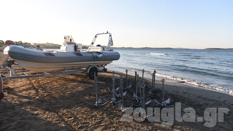 Θαλάσσιος φράχτης τριών χιλιομέτρων στη Βούλα Θαλάσσιος φράχτης τριών χιλιομέτρων στη Βούλα