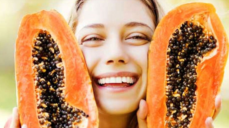 Σπιτική μάσκα προσώπου από παπάγια για λαμπερό δέρμα