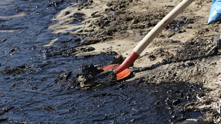 Ανακοίνωση για την πορεία απορρύπανσης από την πετρελαιοκηλίδα