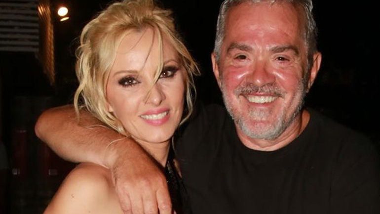 Η Πέγκυ Ζήνα αποκάλυψε το ατύχημα που είχε το καλοκαίρι ο σύζυγός της!