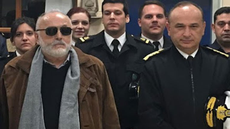 Καλά ο Κουρουμπλής, τον ξέρουμε. Ο Λιμενάρχης Πειραιά όμως και ο Αρχηγός δεν ήξεραν;