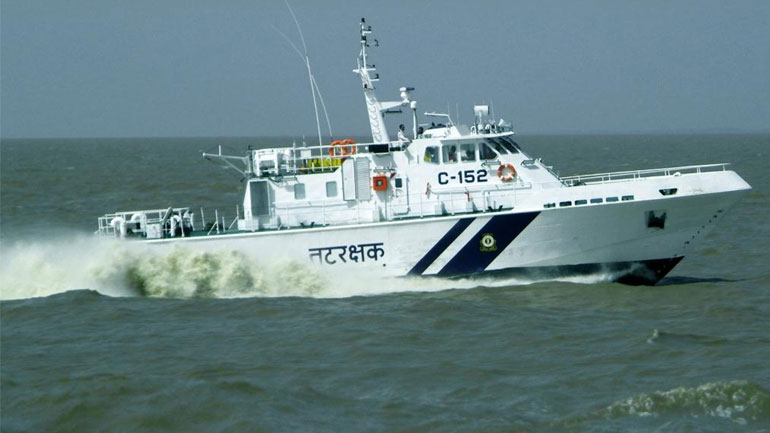 Ινδία: Τουλάχιστον 15 νεκροί από την βύθιση πλοίου