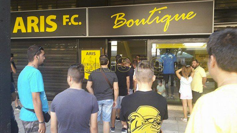 Ουρές για τα εισιτήρια Άρης – Μπόκα Τζούνιορς