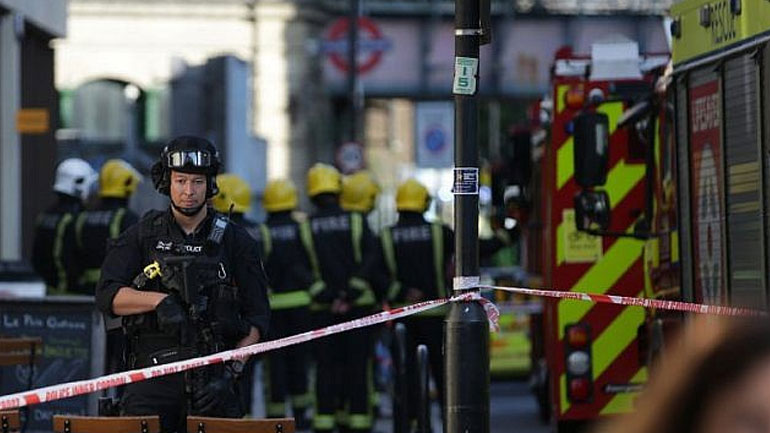 Βρετανία: Η αστυνομία έχει εξαπολύσει ανθρωποκυνηγητό για τη σύλληψη υπόπτων