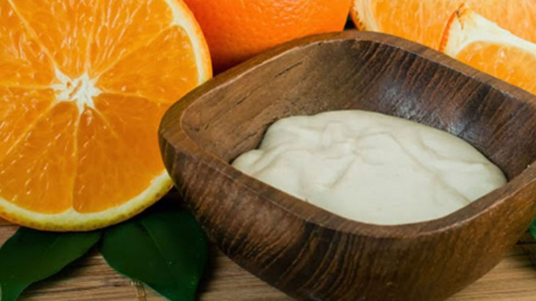 Diy μάσκα προσώπου από πορτοκάλι και γιαούρτι για δέρμα σαν μωρό