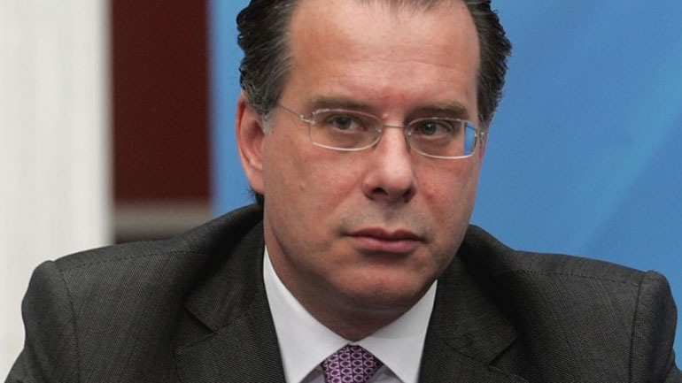 Την παραίτηση Κουρουμπλή ζητεί ο Κουμουτσάκος