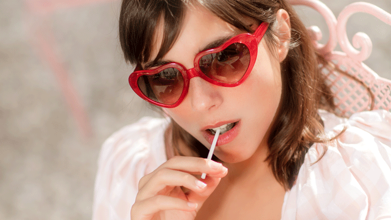 Η παράσταση «Lolita Reversed» επιστρέφει στο θεάτρο Επί Κολωνώ