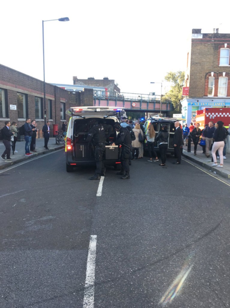 Ισχυρές δυνάμεις της αστυνομίας έσπευσαν στο σημείο της έκρηξης