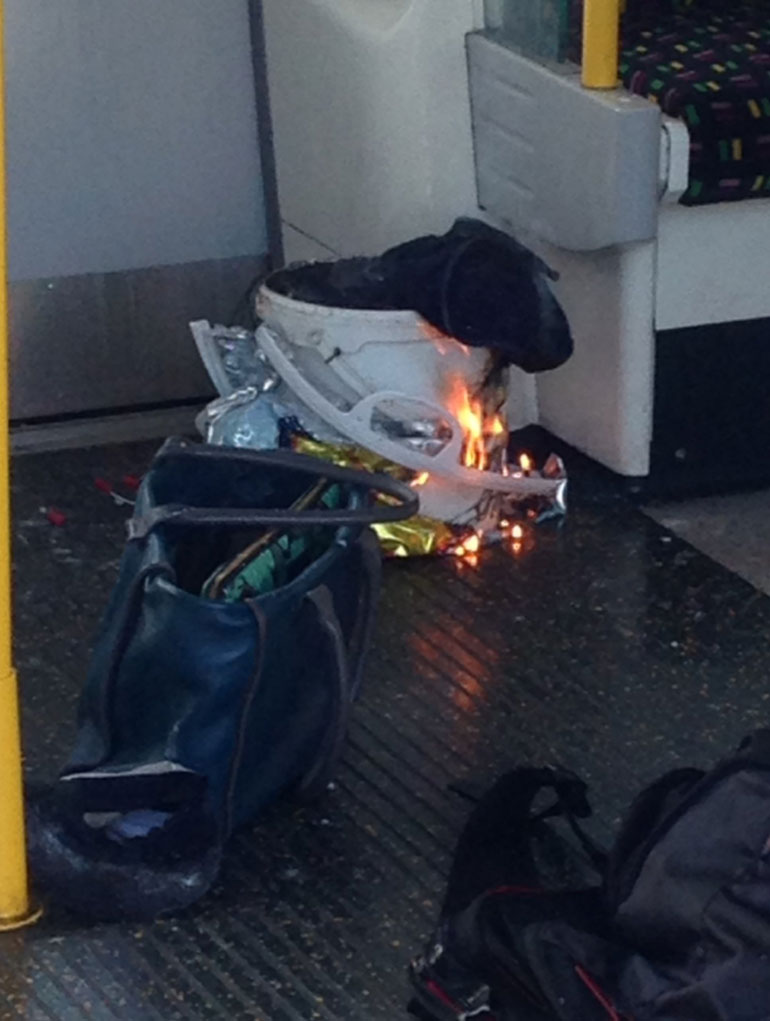 Φωτογραφία από την τσάντα που εξερράγη