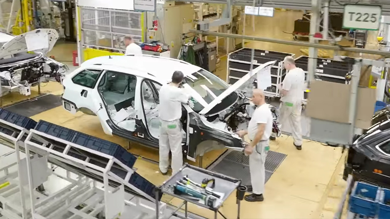 Δείτε πώς φτιάχνεται από το… μηδέν η Skoda Octavia