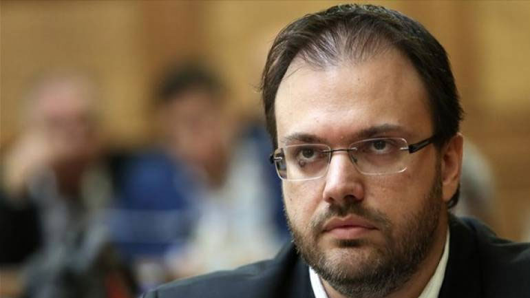 Θεοχαρόπουλος: «Παγκόσμια πρωτοτυπία», ένα νέο κόμμα με δύο Κοινοβουλευτικές Ομάδες