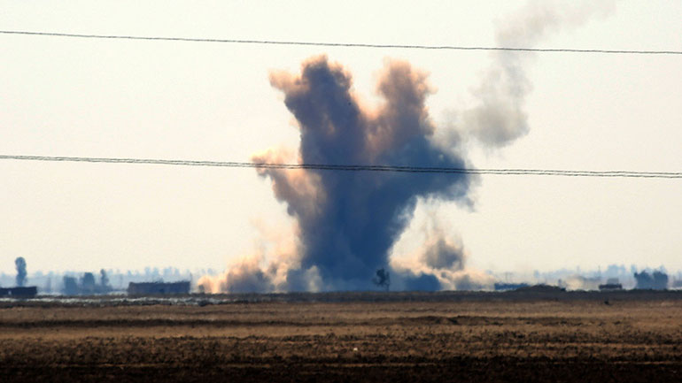 Ο διεθνής συνασπισμός κατηγορεί τη Ρωσία ότι βομβάρδισε δυνάμεις που υποστηρίζει η Ουάσιγκτον στη Συρία