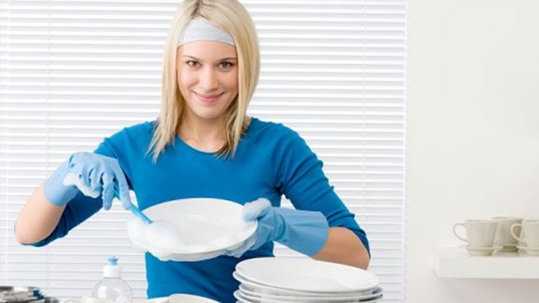 Το πλύσιμο πιάτων διώχνει τις παιδικές αλλεργίες!