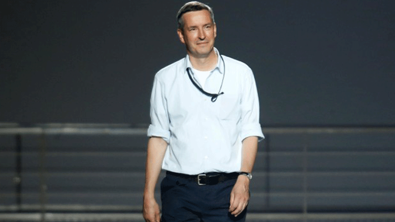 Ο Dries Van Noten γιορτάζει τις 100 συλλογές του με ένα δίτομο βιβλίο