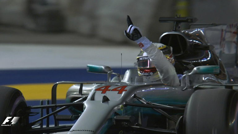 Formula 1: O Hamilton επιβίωσε στο συγκλονιστικό GP της Σιγκαπούρης