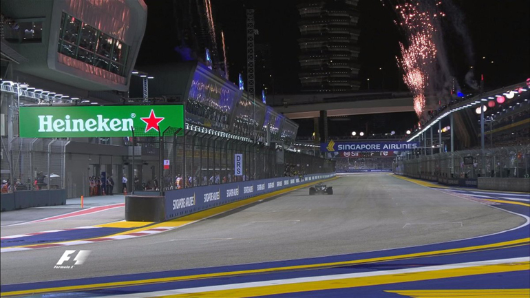 Ο Hamilton κερδίζει και αυξάνει τη διαφορά από τον Vettel