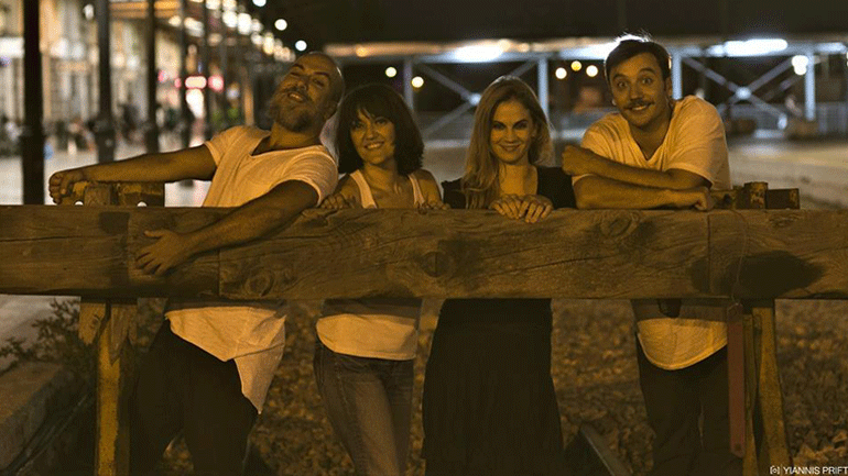 «Έξω χιονίζει» του Σάκη Σερέφα στο  Θέατρο Επί Κολωνώ