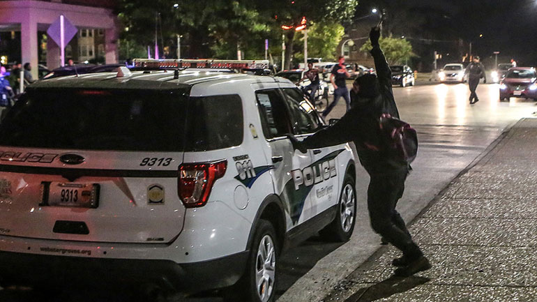 ΗΠΑ: Επεισόδια στο Σεντ Λούις για τρίτη συνεχόμενη νύχτα