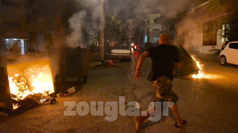 Μολότοφ και ξύλο στην πορεία για τα 4 χρόνια από τη δολοφονία του Π.Φύσσα – 5 τραυματίες και 3 προσαγωγές