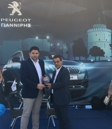 Ο Μιχάλης Γιαννίρης (αριστερά) με τον πρόεδρο της ΔΕΘ - HELEXPO ΑΕ, Κυριάκο Ποζρικίδη