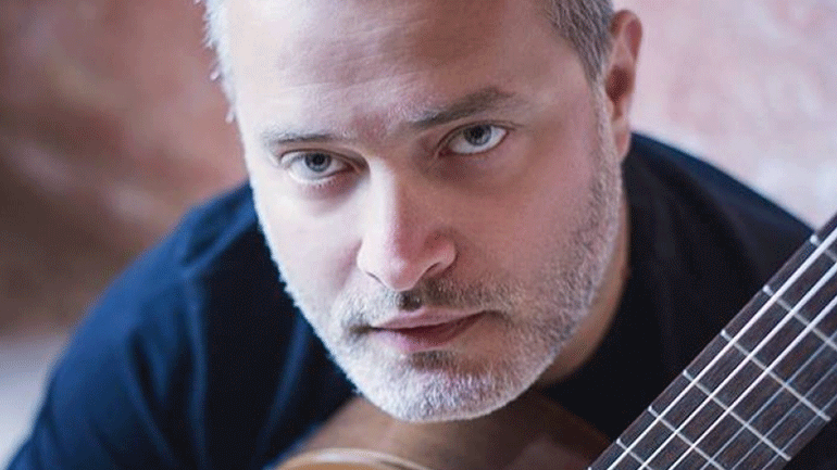 Ο Παναγιώτης Μάργαρης ερμηνεύει Μίκη Θεοδωράκη