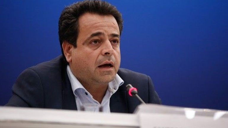 Σαντορινιός: Μέσα στις επόμενες είκοσι – τριάντα μέρες θα έχει καθαριστεί το μεγαλύτερο τμήμα των ακτών