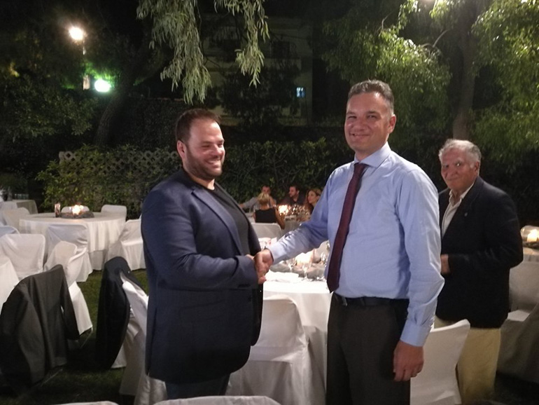 Δεξιά ο Γιάννης Μεθενίτης και αριστερά ο Τάκης Τρακουσέλλης