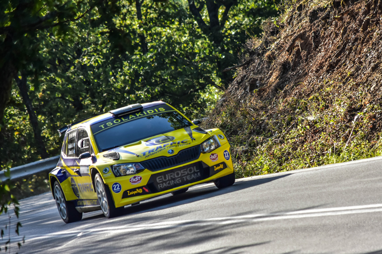 Στα χρώματσ του zougla.gr η Skoda Fabia R5 του Σωκράτη Τσολακίδη...