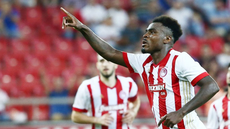 O Eμενίκε… ξελάσπωσε τον Ολυμπιακό, 2-1 τον Αστέρα