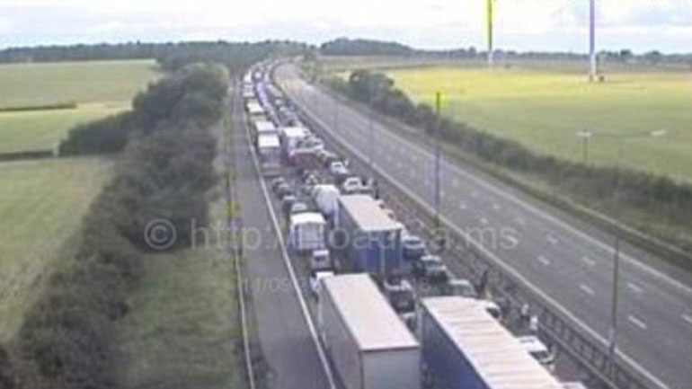 Βρετανία: Έκλεισε ο αυτοκινητόδρομος M1 – Εντοπίστηκε ύποπτο αντικείμενο