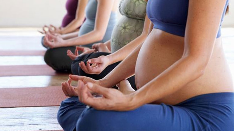 Γιατί να κάνετε γιόγκα κατά τη διάρκεια της εγκυμοσύνης σας