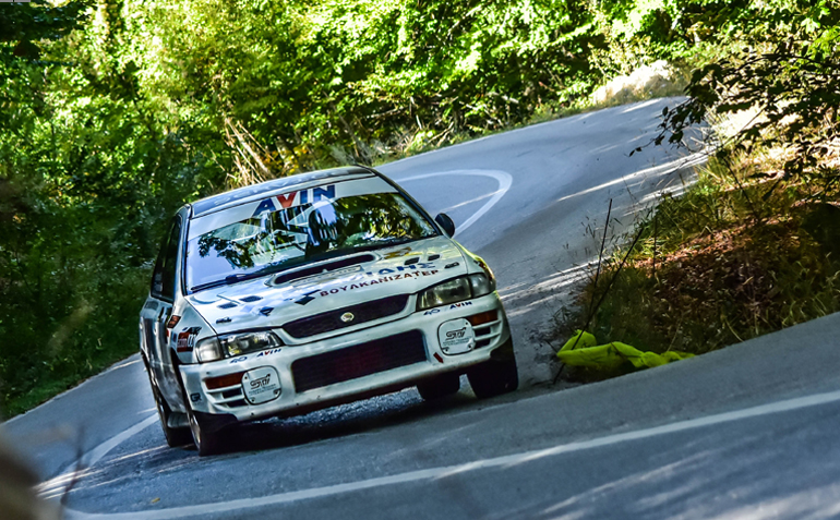 Οι Μαυρουδής – Καραβασιλικός με Subaru Impreza