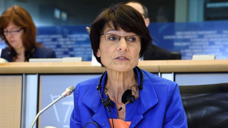 Αμετακίνητη η Κομισιόν για την κατάργηση επιδομάτων στην Ελλάδα