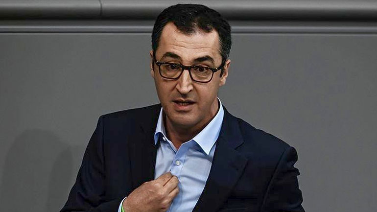 Να μην ανατεθεί στην Τουρκία το EURO του 2024 ζητεί ο Τζεμ Έζντεμιρ