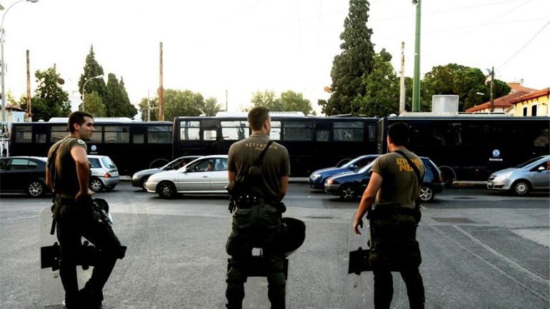 Επεισόδια στο Πέραμα σε αντιφασιστική διαδήλωση ενάντια σε συγκέντρωση της Χρυσής Αυγής