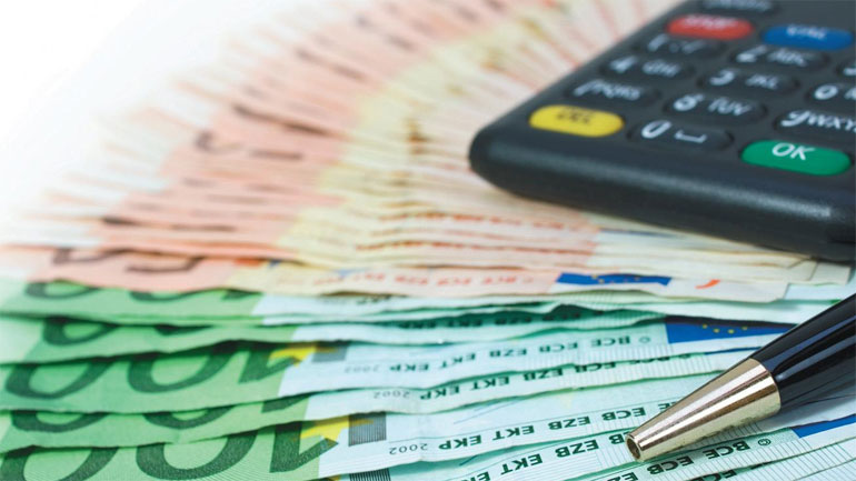 FAZ: H τάση έχει αναστραφεί – H εμπιστοσύνη προς τις ελληνικές τράπεζες αρχίζει να αποκαθίσταται