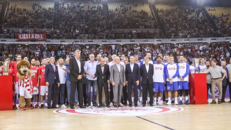 Αναμνηστική φωτογραφία πριν το τζάμπολ