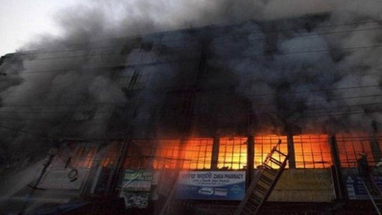 Μπανγκλαντές: Πυρκαγιά σε εργοστάσιο υφαντουργίας με έξι νεκρούς