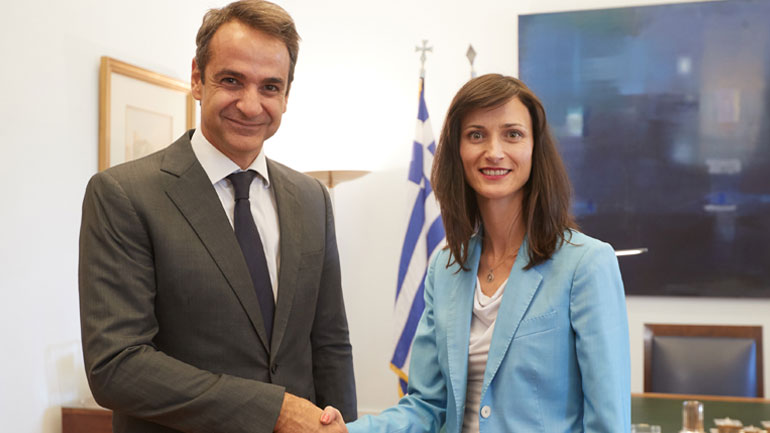 Η διδασκαλία ψηφιακών δεξιοτήτων στα σχολεία στο επίκεντρο της συνάντησης Μητσοτάκη με την αρμόδια Ευρωπαία Επίτροπο