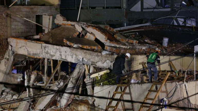 Μεξικό: Μάχη με τον χρόνο για επιζώντες από τα συντρίμμια μετά τον φονικό σεισμό