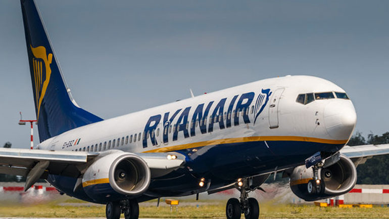 Ryanair: Προσφέρει μισθολογικές αυξήσεις στους πιλότους προκειμένου να αποφύγει την ακύρωση επιπλέον πτήσεων