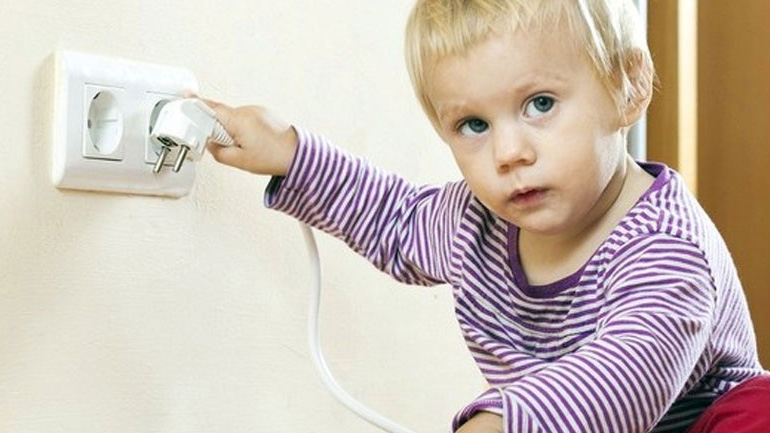 Οδηγίες για την αντιμετώπιση ατυχημάτων ηλεκτροπληξίας και εγκαυμάτων