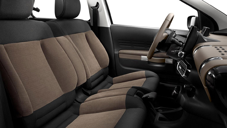 Απίστευτα άνετα τα καθίσματα, κάνουν το ταξίδι απόλαυση