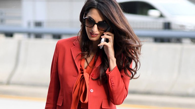 Amal Clooney: Επέστρεψε στη δουλειά μετά τη γέννηση των διδύμων!
