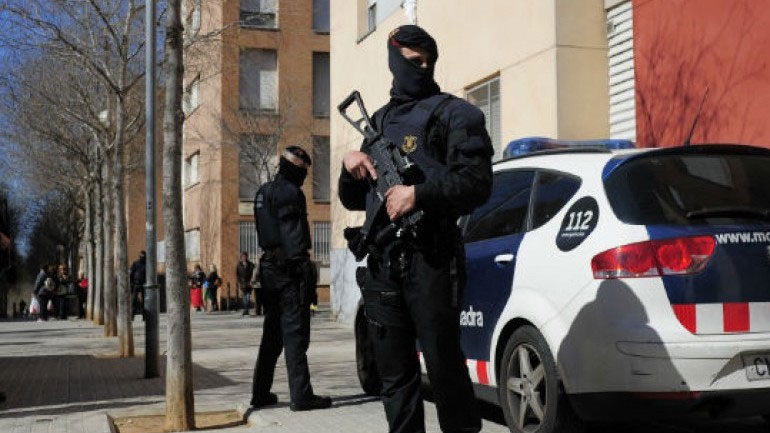 Στα χέρια της ισπανικής αστυνομίας ένας άνδρας που σχετίζεται με την επίθεση στη Βαρκελώνη