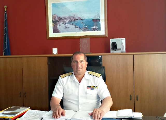 Ο Λιμενάρχης Πειραιά Αρχιπλοίαρχος Λ.Σ. Λεοντάρας Κωνσταντίνος